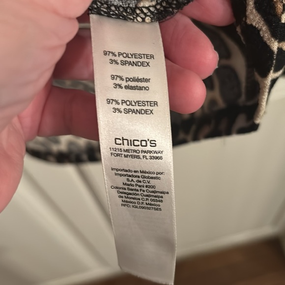 CHICO’S Animal print knit top. excellent condition. Size 0, XS peplum - Picture 9 of 9
